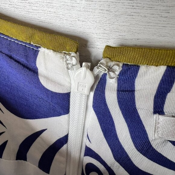 Cabi Skirt Womens Size 0 Blue & White Lombard Geo Swirl Cotton Blend Pleated - Picture 13 of 15